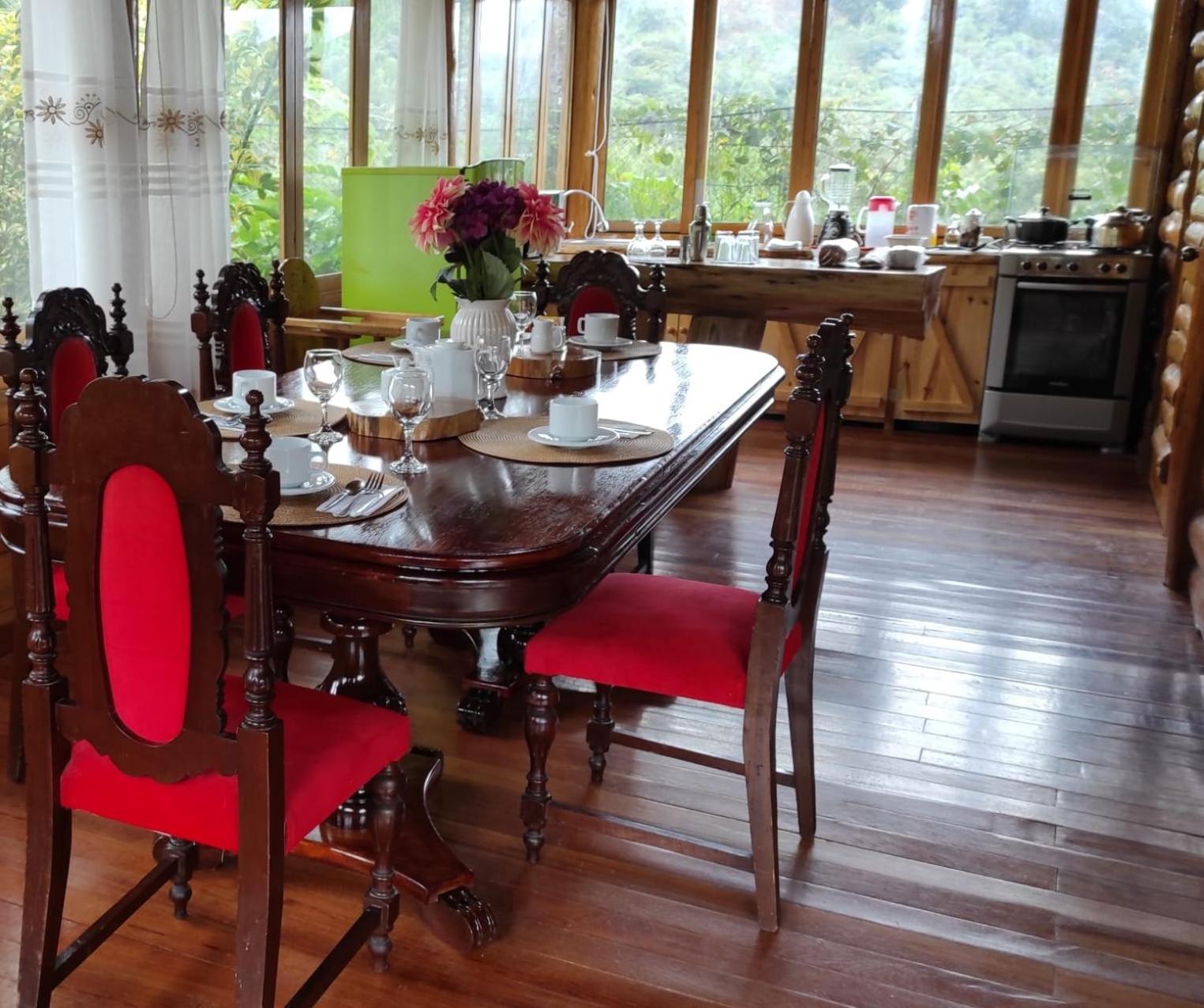 Hassinger Ranch Cabanas Oxapampa Szoba fotó